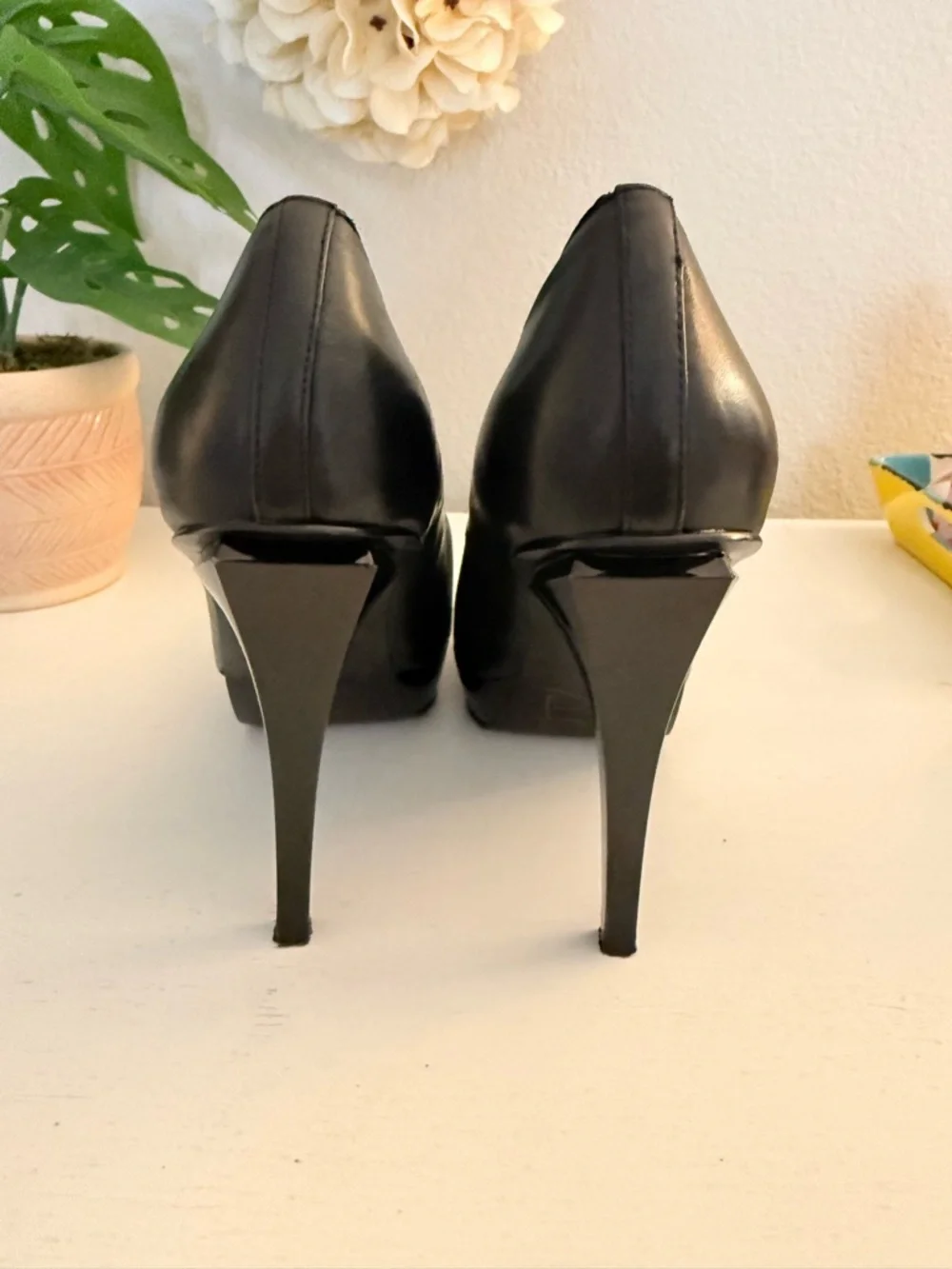 Audrey Brooke Black Pointed Leather High Heels - Picture 3 of 6